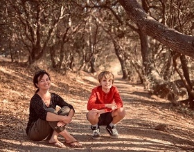 Heather-and-son-outdoor-photoshoot-329x220